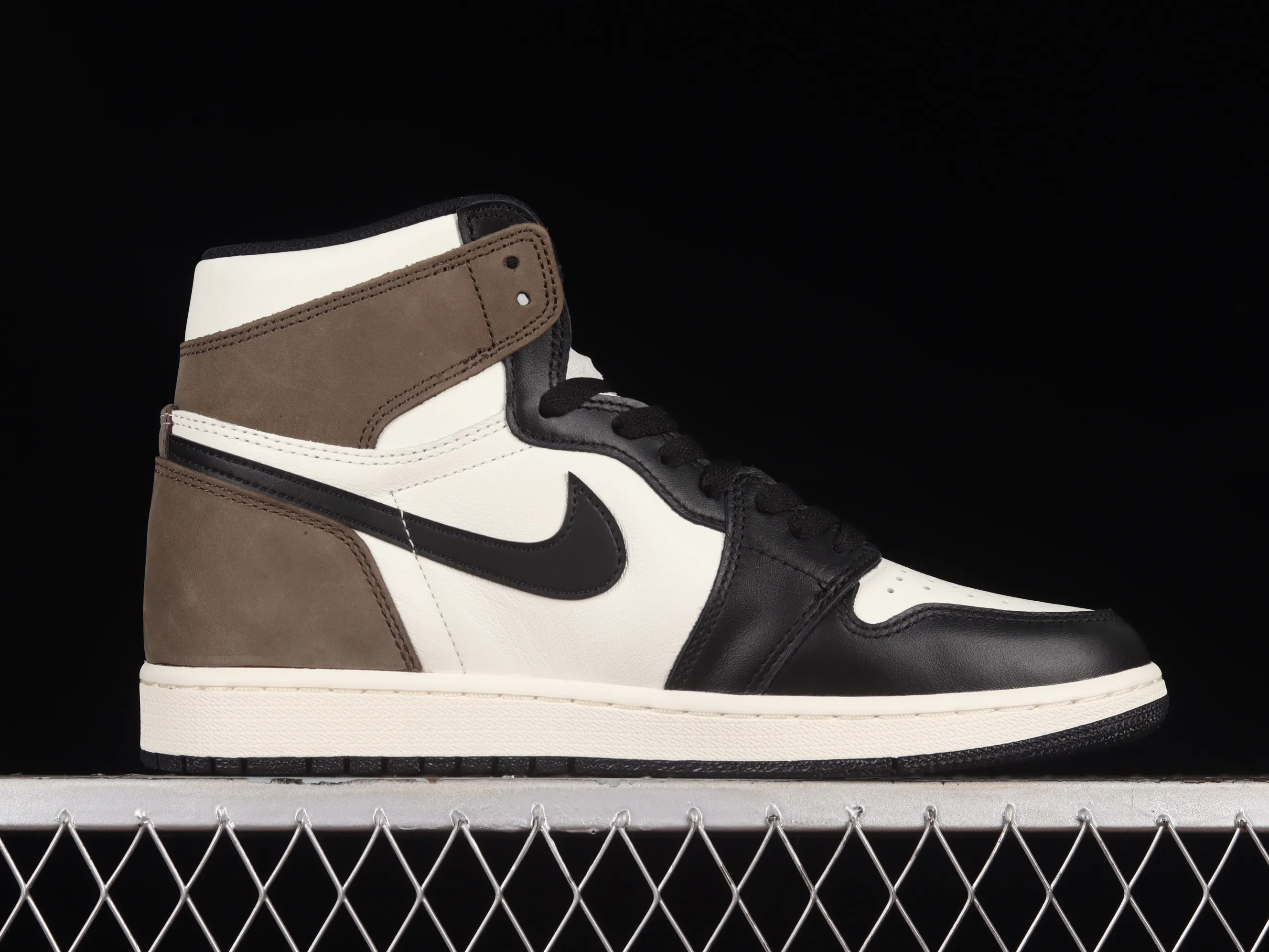 All categories Air Jordan Jordan series basketball shoes Air Jordan 1 High LJR version Air Jordan 1 High OG "Dark Mocha" AJ1 Joe 1 small barb 555088-105